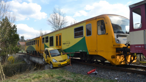 Sjel s autem pod vlak