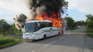 Požár autobusu ve Zlíně se obešel bez zranění
