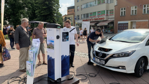 Ve Zlíně se objevila dobíjecí lavička i kolonožka