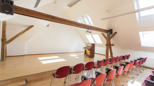 Budova holešovského gymnázia je po rekonstrukci