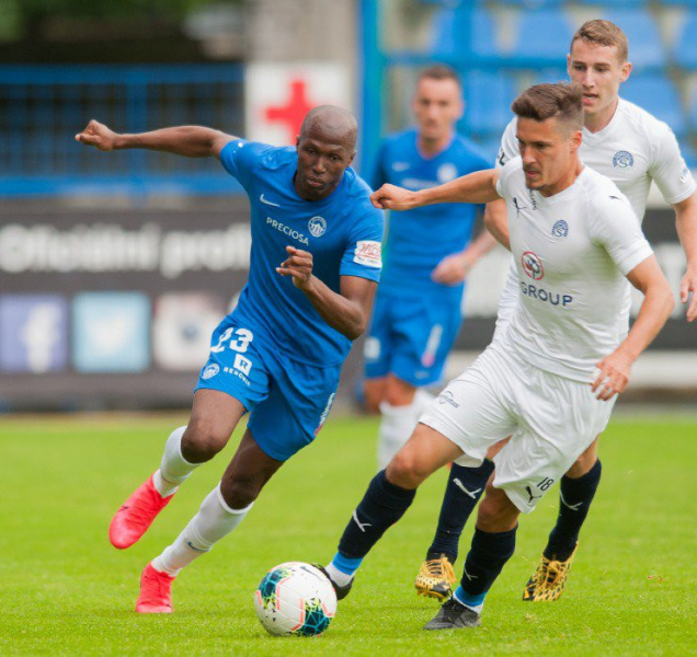 Slovan zlomil oslabené Slovácko až v nastavení