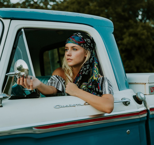 Drtivá většina mileniálů ani netuší, jak vyměnit pneumatiku