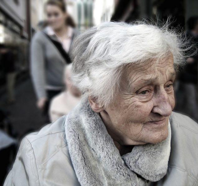 Další seniorka se stala obětí podvodníka