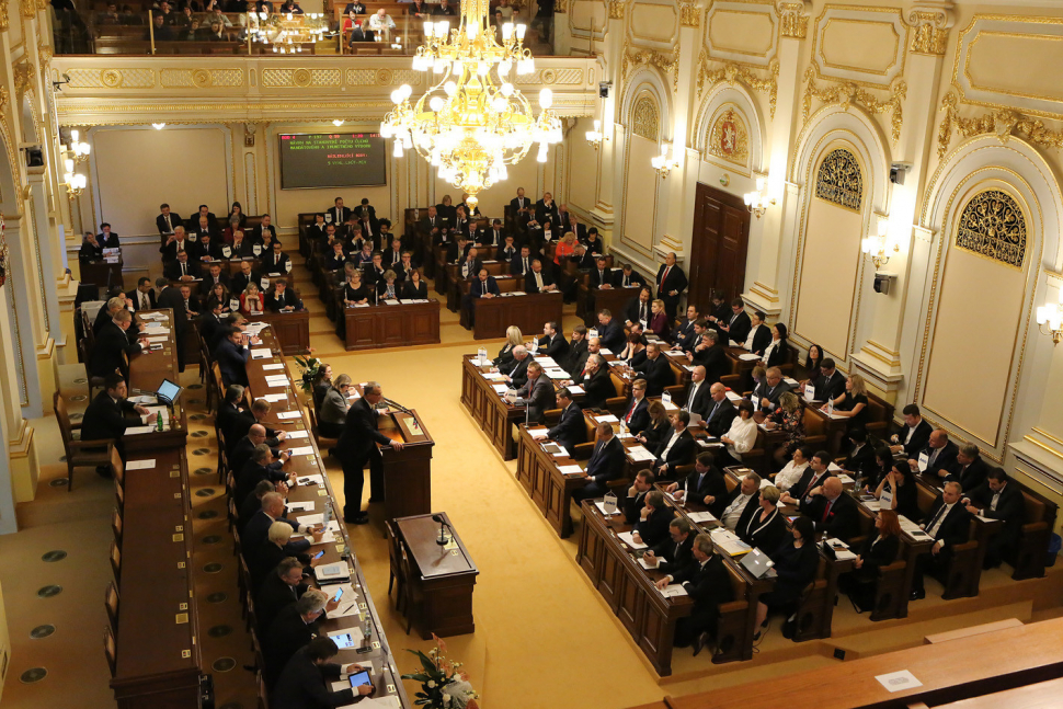 Sněmovna schválila prodloužení nouzového stavu do 17. května
